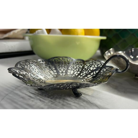 Vintage International Silver Lovelace Footed Handled Candy Dish - Picture 2 of 7